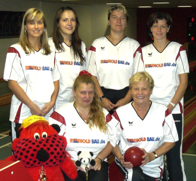 hinten von links: Nicole Grimmer, Kristina Merkel, Angela Schubert, Iris K&ouml;gler, vorn:Petra Werner, Hannelore H&ouml;rtsch