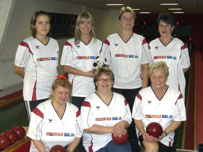 hinten von links: Kristina Merkel, Nicole Grimmer, Angela Schubert, Petra Jahn, vorn: Petra Werner, Elke Wolfring, Hannelore H&ouml;rtsch